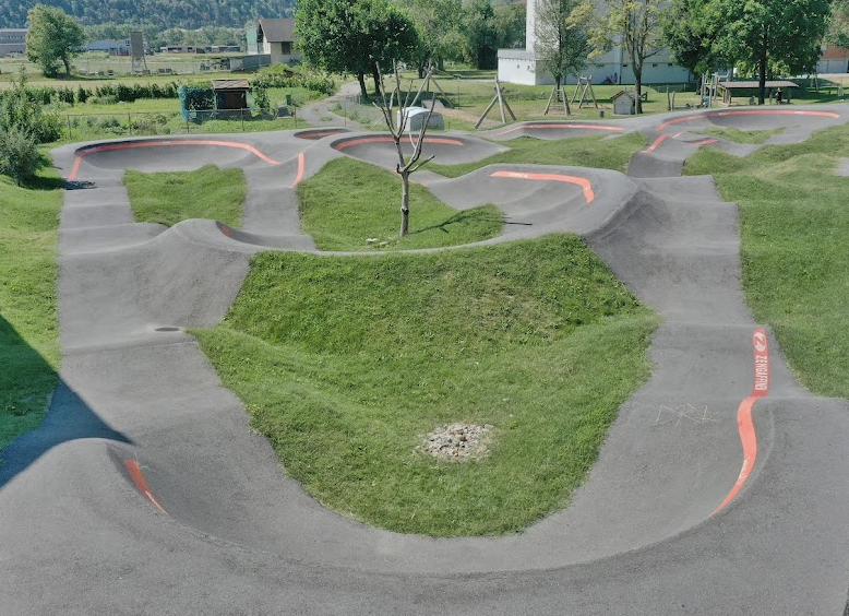 Steg pumptrack